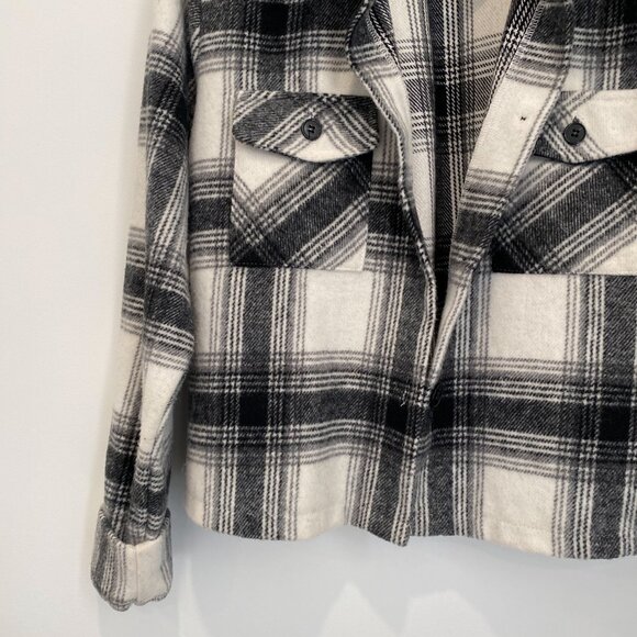 Black and White Plaid Lightweight Cropped Jacket Size Small - Picture 2 of 2